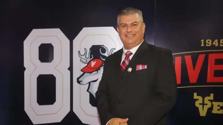 Este viernes 28 de noviembre, la organización de Venados de Mazatlán retirará el número 48 de Francisco Campos Machado.