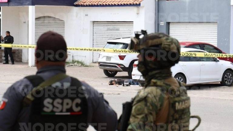 Operativo tras persecución y enfrentamientos en Mazatlán deja un fallecido y un herido.
