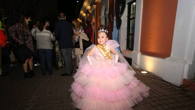 Viven la gran fiesta en la elección de Carolina, Reina del Carnaval de Mazatlán