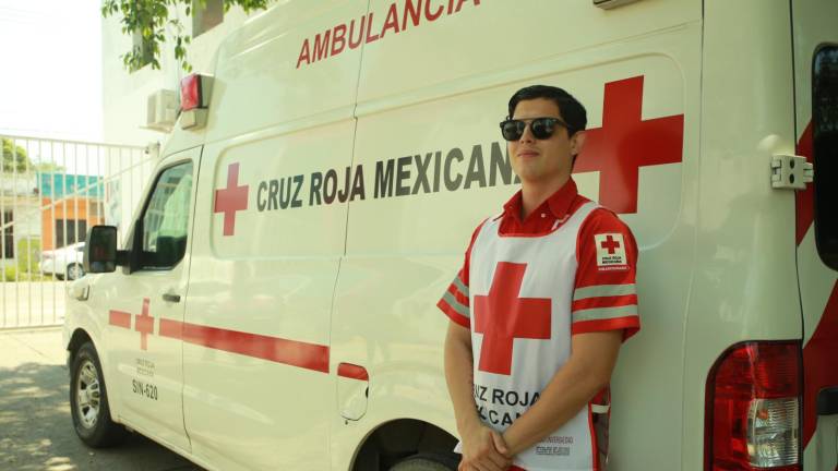 Miguel Ángel Aguilar Muñoz es un joven de 27 años de edad, paramédico de Cruz Roja, delegación Mazatlán.