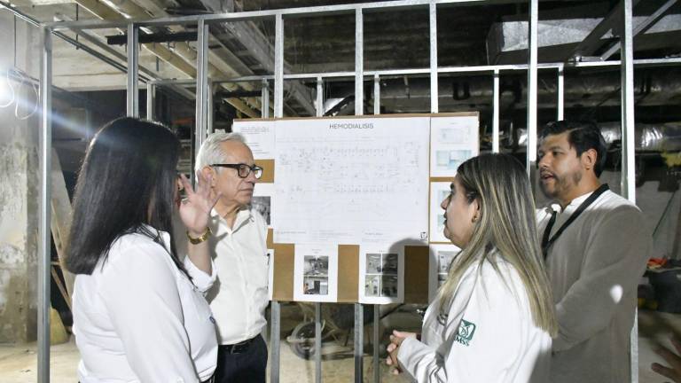 El Secretario General del IMSS Jorge Gaviño Ambriz en reunión con personal del IMSS Sinaloa.