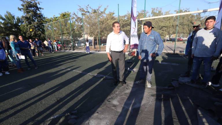El Alcalde Édgar González recorrió el parque deportivo de La Foresta y constató el abandono en que se encuentra. Este marte anunció millonaria inversión para rescatarlo.