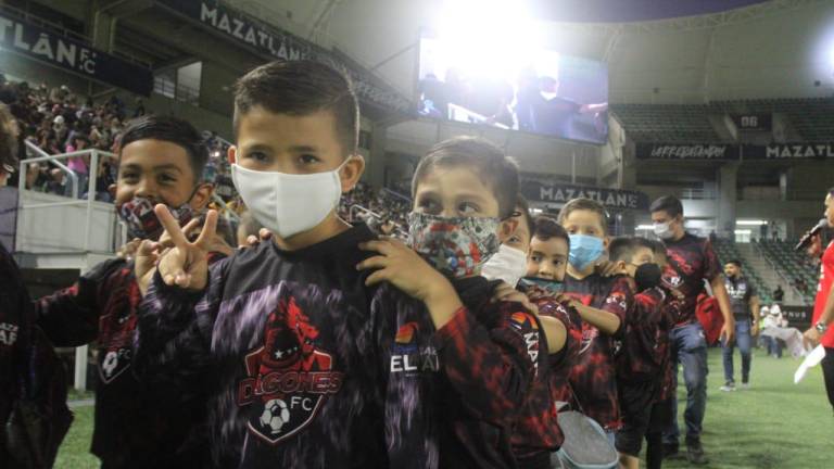 Vuelve la algarabía al Kraken con inauguración de la Copa Mazatlán de Futbol 7
