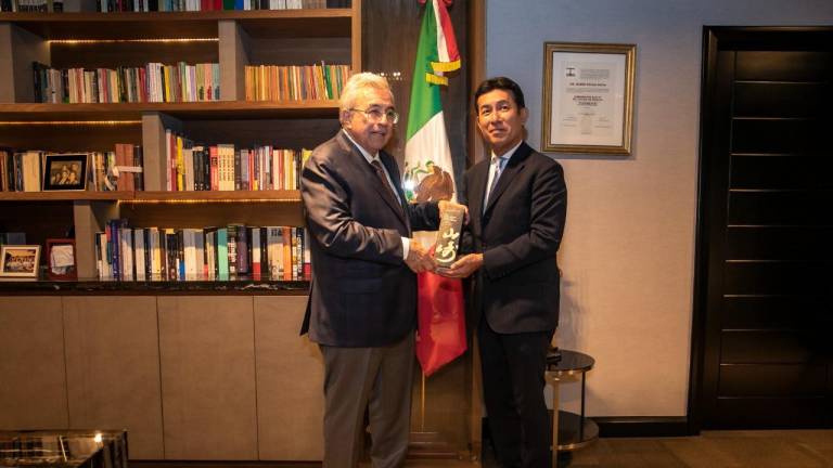 El Gobernador de Sinaloa recibe al Embajador de Japón en México.