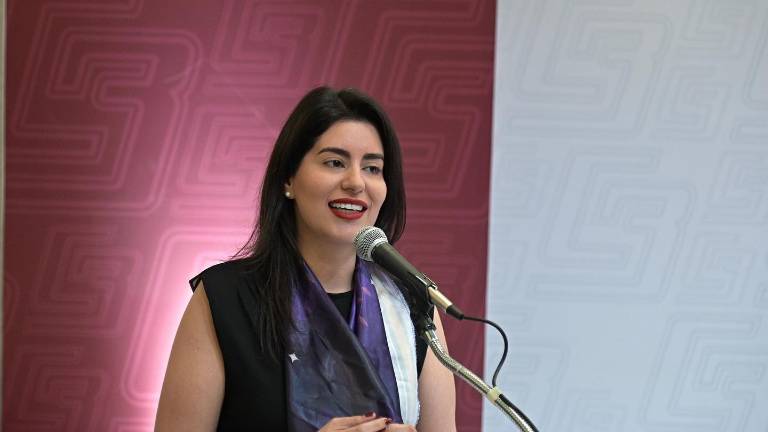 La Secretaria de las Mujeres en Sinaloa, Ana Francis Chiquete Elizalde, aclaró que Emma Zermeño sigue como funcionaria de la dependencia.