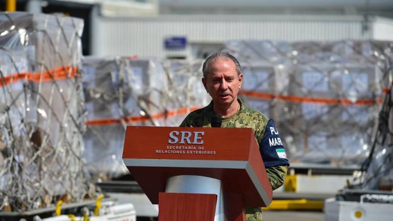 El ex Secretario de Marina José Rafael Ojeda Durán se desempeña como asesor de la dependencia.