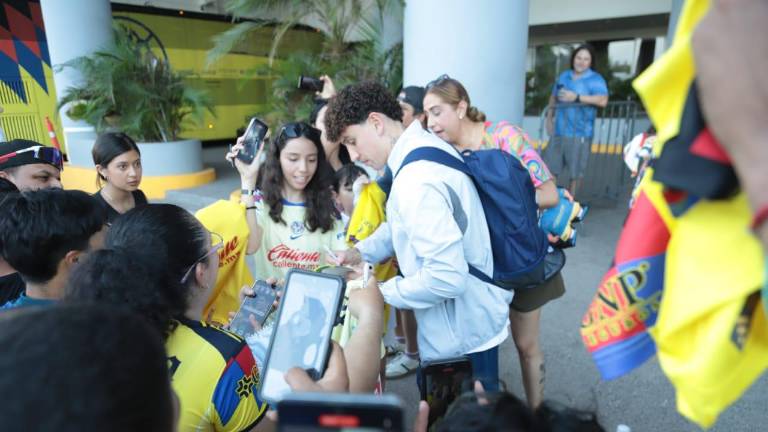 Igor Lichnovsky fue el primero en atender a los aficionados.