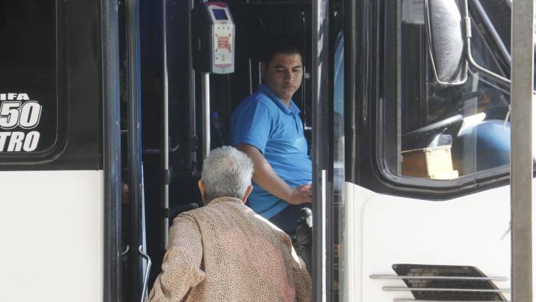 Solo el 30 por ciento de operadores de transporte urbano público en Culiacán tienen prestaciones laborales básicas.