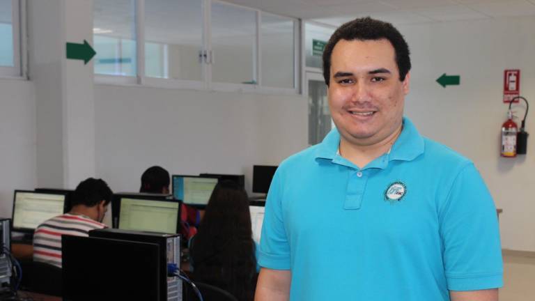 Ángel Arnulfo Palacios Santos, estudiante de Ingeniería de Desarrollo y Gestión de Software de la UTEsc.