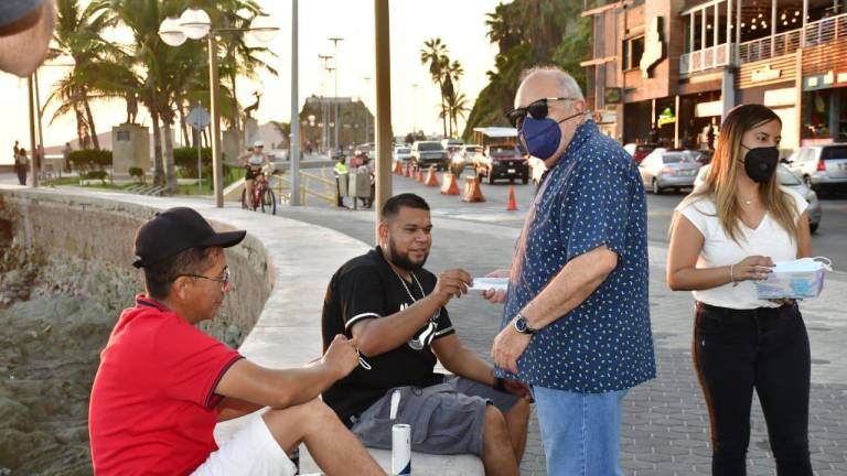 Quien no se vacune, no podrá ingresar a antros ni restaurantes, advierte el Alcalde de Mazatlán