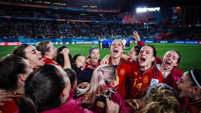 Las españolas celebran el pase de España a lo que será su primera final en una Copa del Mundo Femenil.