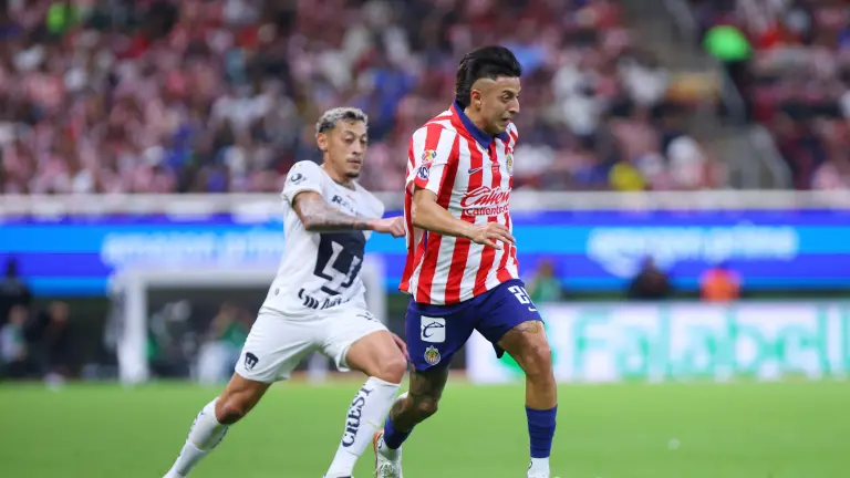 Chivas se impone con contundencia a Pumas.