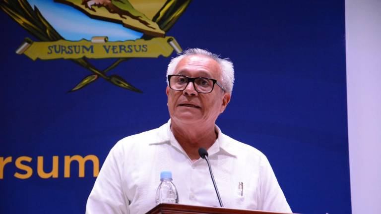 Alfonso Carlos Ontiveros Salas, abogado de la UAS, critica la actuación de la Policía Municpial de Culiacán contra estudiantes.