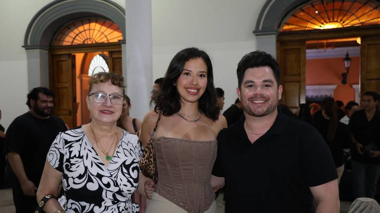 Irasema Chío, Siu Ling Cotero Chío y Víctor Quiroz.