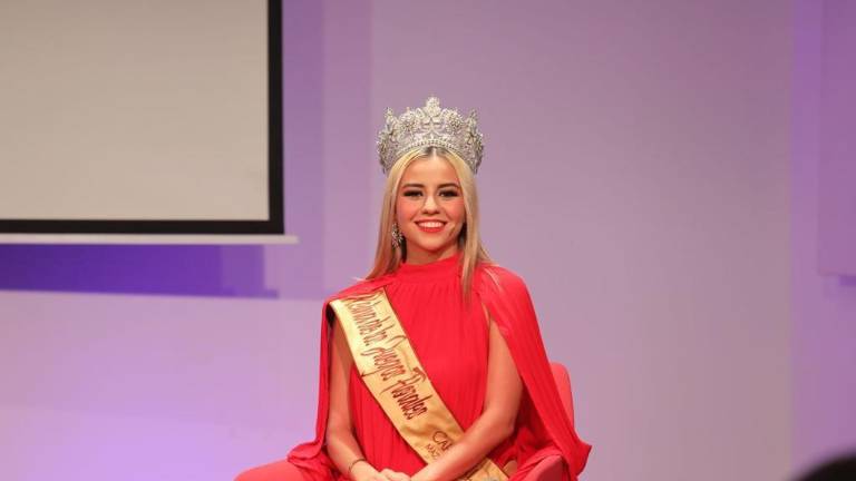Ivanna Matamoros, Reina de los Juegos Florales del Carnaval de Mazatlán 2022, fue una de la exponentes de la conferencia Premio Mazatlán de Literatura, una historia de la literatura mexicana, que se realizó en Madrid, España.