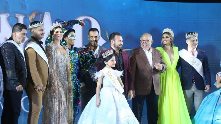 Las reinas y reyes del Carnaval de Mazatlán 2020 en la presentación.