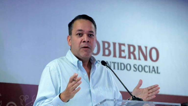 El ex Secretario de Administración y Finanzas del Gobierno de Sinaloa, Enrique Díaz Vega, también se habría entregado a autoridades de Estados Unidos.