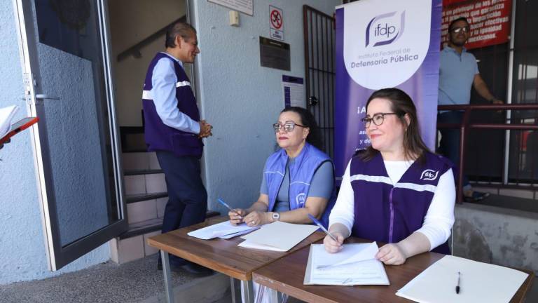 En Mazatlán el Instituto Federal de Defensoría Pública recaba firmas para un amparo que busca movilidad segura en la ciudad.