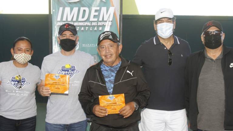 Premian a ganadores del Torneo de Tenis Bajo Techo Mazatlán Open 2021