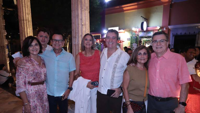 Ana Laura de Medrano, Luis Guillermo Medrano, Juan Pablo Medrano, Leticia Gutiérrez de Testas, Jorge Testas, Gabriela y Raúl Fregoso.