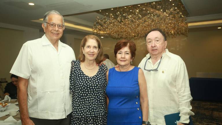 Alfonso Gil Díaz, Teresa Gallo de Gil, Lorena Tirado y Alfredo Ruelas.