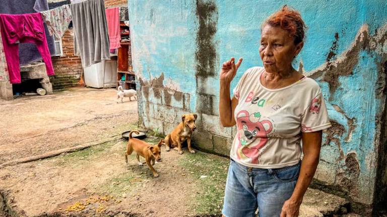 María perdió todas sus pertenencias en la inundación.