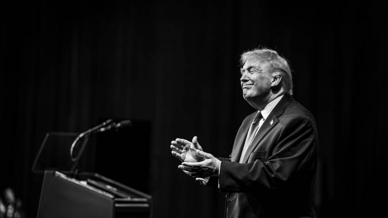 Donald Trump firmó un memorando presidencial que ordena el retiro de Estados Unidos de 66 organizaciones internacionales.