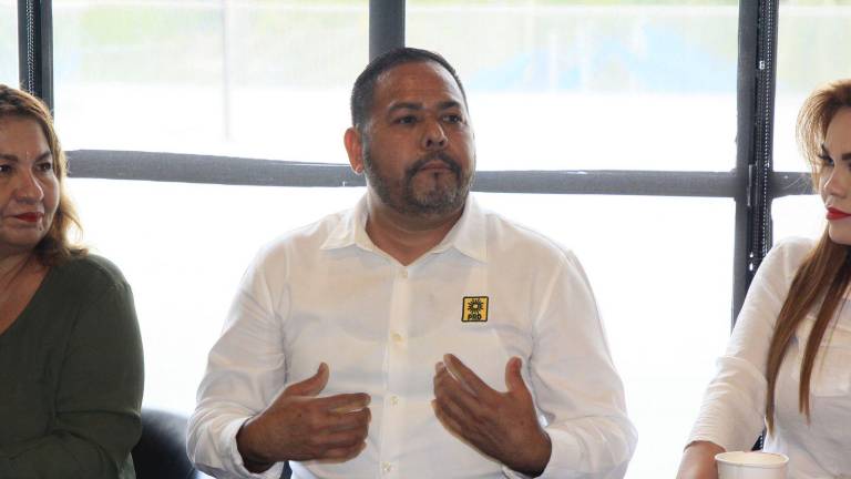Oner Lazcano López, dirigente en Sinaloa del PRD, dice que promoverá la revocación de mandato de Rubén Rocha Moya.
