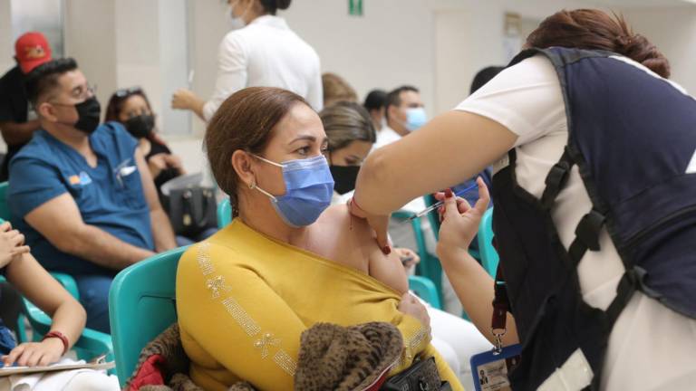 El sábado aplicarán vacuna Moderna a personal educativo como dosis de refuerzo contra el Covid, informa Salud federal