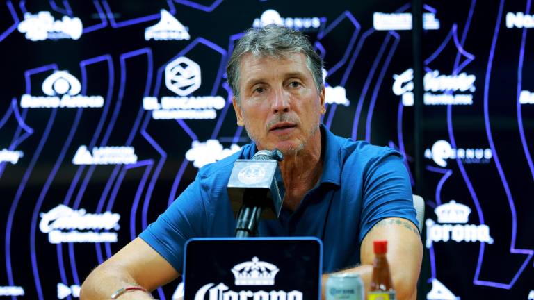 El DT reconoce el bajo rendimiento y pide inversión para mejorar instalaciones y plantel.