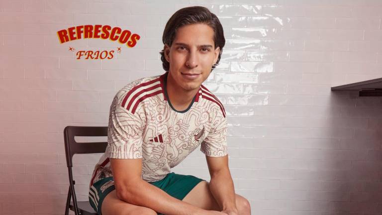 Diego Lainez fue uno de los modelos del jersey alternativo de la Selección Mexicana de futbol.
