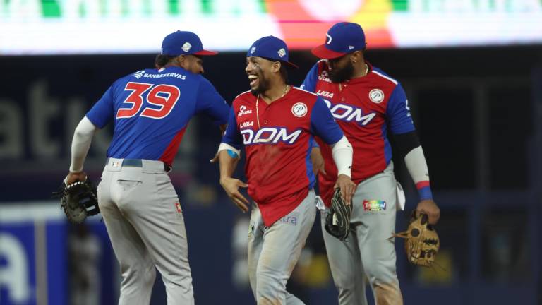 Dominicana domina a Panamá y regresa a la final de la Serie del Caribe
