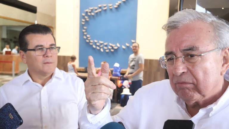 El Gobernador Rubén Rocha Moya, junto al Alcalde Édgar González, dio a conocer los 14 millones de pesos que aportará para las obras en la avenida Camarón Sábalo en Mazatlán.