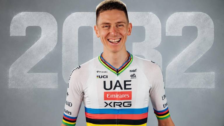 Tadej Pogacar está feliz de renovar con el UAE Team Emirates.