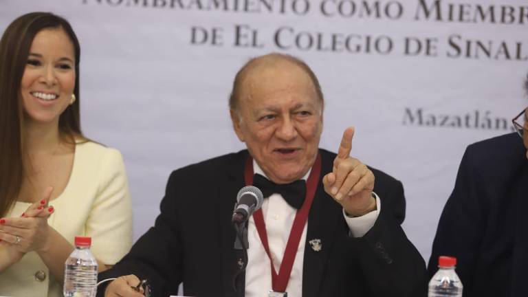 Para Pescador Osuna el futuro de la educación no puede depender únicamente de indicadores o pruebas internacionales, sino de su capacidad real de formar seres humanos comprometidos.