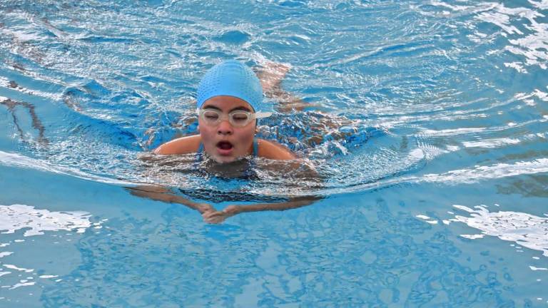 El Campeonato Estatal de Curso Largo de Natación vive intensas jornadas en la Alberca Olímpica de Mazatlán.