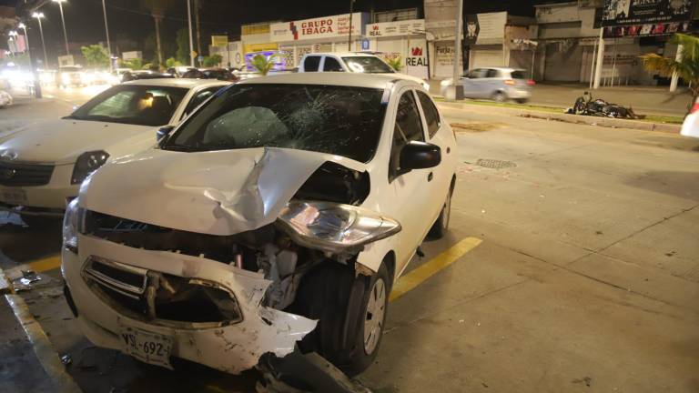 Carambola entre cuatro vehículos deja un lesionado, en Mazatlán