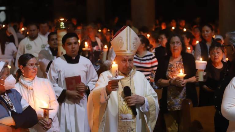 El Obispo de la Diócesis de Mazatlán, Monseñor Mario Espinosa Contreras, encabezó la ceremonia.