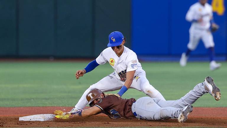 Charros de Jalisco se quedó con los tres encuentros ante el visitante Tucson Baseball Team.