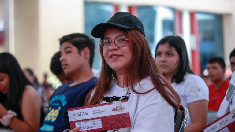 El Gobierno de México designará a 32 delegados estatales para controlar las becas de la 4T.