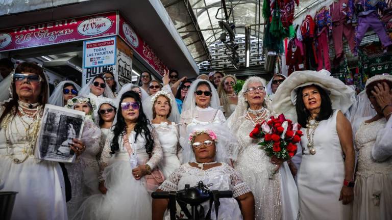 Este lunes se realizó en Culiacán el recorrido de “La Novia de Culiacán”, enviando un mansaje de cultura de paz.