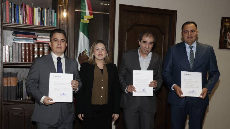 La Gobernadora Yeraldine Bonilla encabezó la toma de protesta de los nuevos funcionarios del Gobierno de Sinaloa.