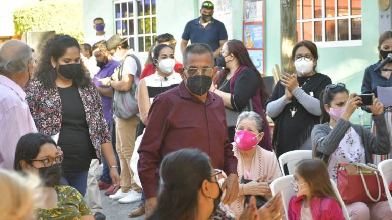 Alcalde de Mazatlán instruye al gobierno a no beneficiar a candidatos