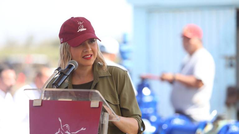 En la inauguración de la rehabilitación de un pozo de agua potable en Lomas de Monterrey, la Alcaldesa Estrella Palacios informó sobre nuevas obras de pavimentación para Mazatlán.
