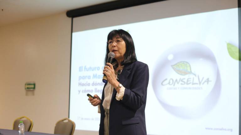 Sandra Guido Sánchez, directora de Conselva, expuso sobre la disponibilidad del agua en el Conversatorio Ciudadano Sinaloa.