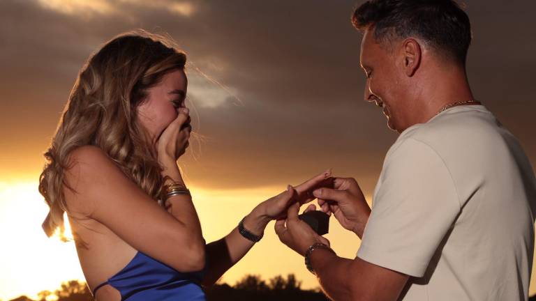 Said Godínez le propone matrimonio a Ivanna Matamoros en un yate