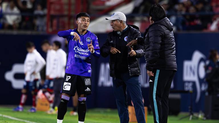 Sergio Bueno aseguró que el plantel respondió físicamente y que la competencia interna mantiene a todos en buen nivel.