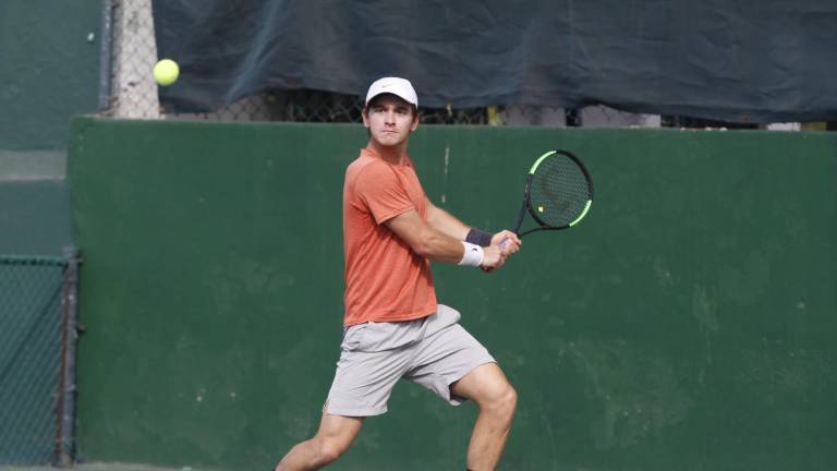 Luis Patiño avanza en dobles, pero queda eliminado en singles.