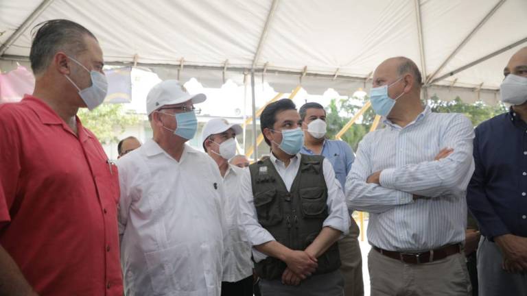 Supervisan Gobernador de Sinaloa, el director del IMSS e Insabi el último día de vacunación para docentes