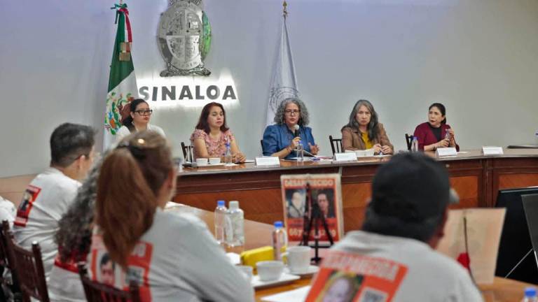 Graciela Domínguez Nava sostuvo un encuentro con integrantes de Sabuesos Guerreras, encabezadas por María Isabel Cruz Bernal.